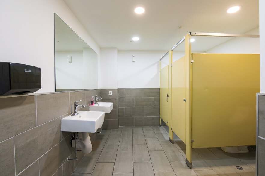 More Photos Of 8311 Westminster Blvd, Westminster Medical For Lease