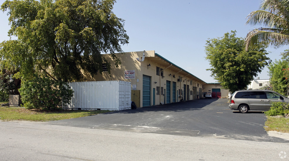 Primary Photo Of 1325-1343 NE 119th St, Miami Warehouse For Lease