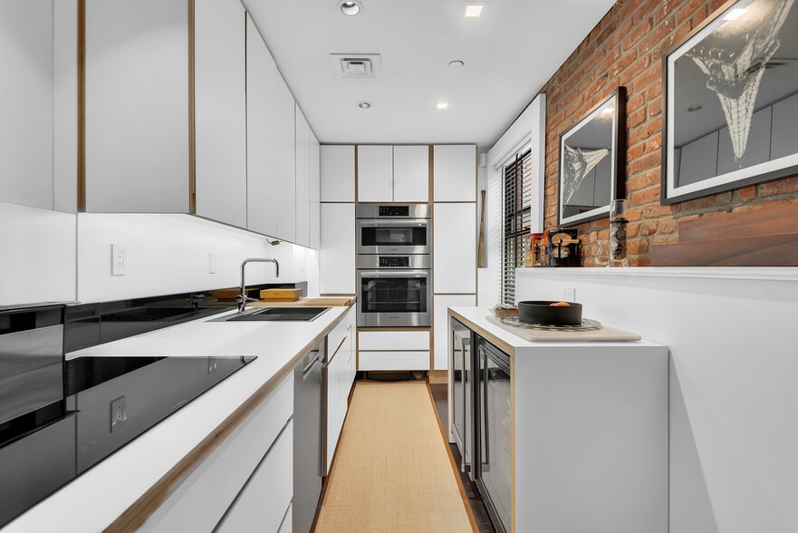 More Photos Of 334 Grand St, New York Apartments For Lease