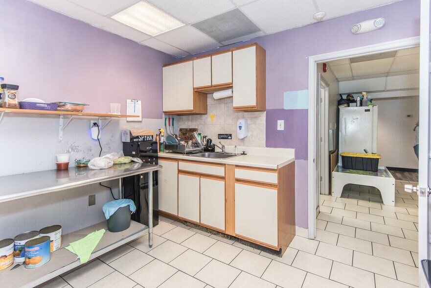 More Photos Of 6044-6052 Castor Ave, Philadelphia Medical For Sale