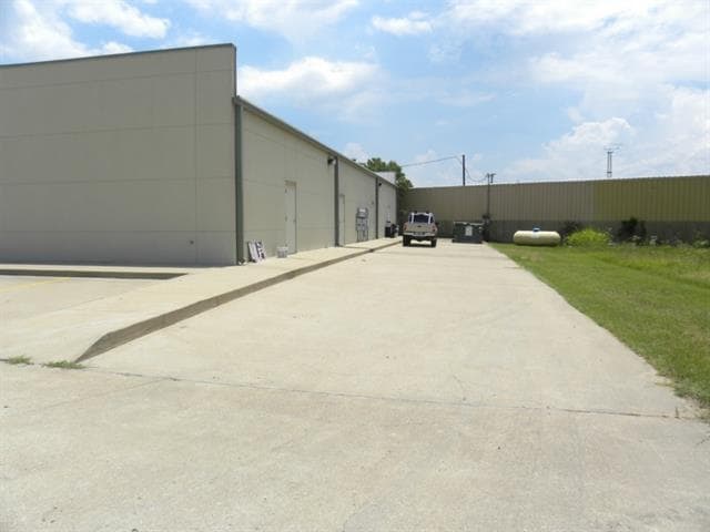 More Photos Of 433 S Seven Points Dr, Seven Points Freestanding For Sale