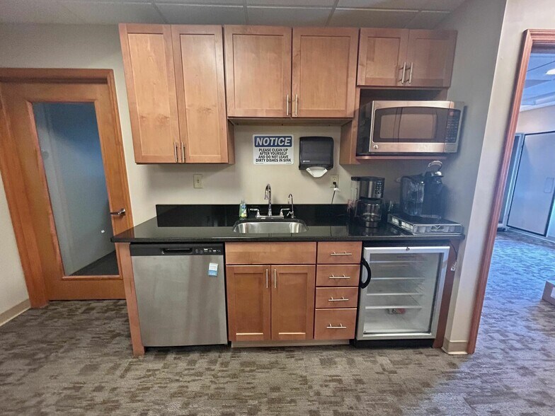 More Photos Of 11156 Main St, Cincinnati Office For Lease