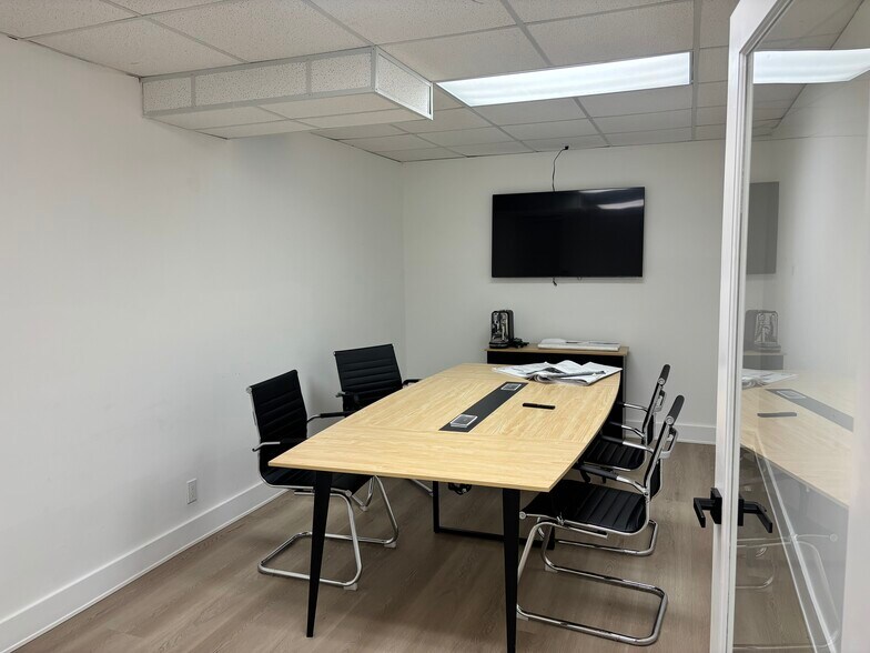 More Photos Of 901 NE 79th St, Miami Office For Lease