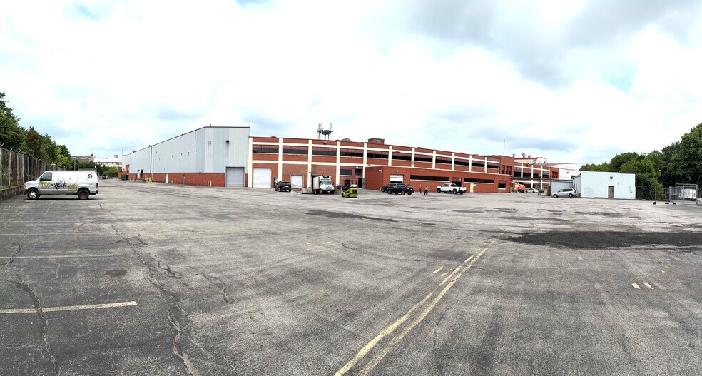 More Photos Of 121 Lincoln Ave, Rochester Manufacturing For Lease