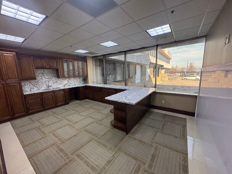 More Photos Of 7604 Kempwood Dr, Houston Light Distribution For Lease