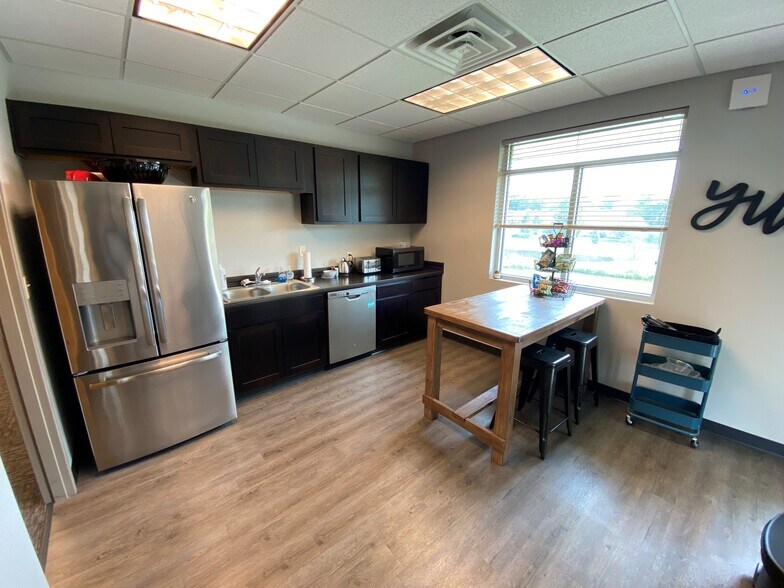 More Photos Of 4501 S 86th St, Lincoln Office For Lease