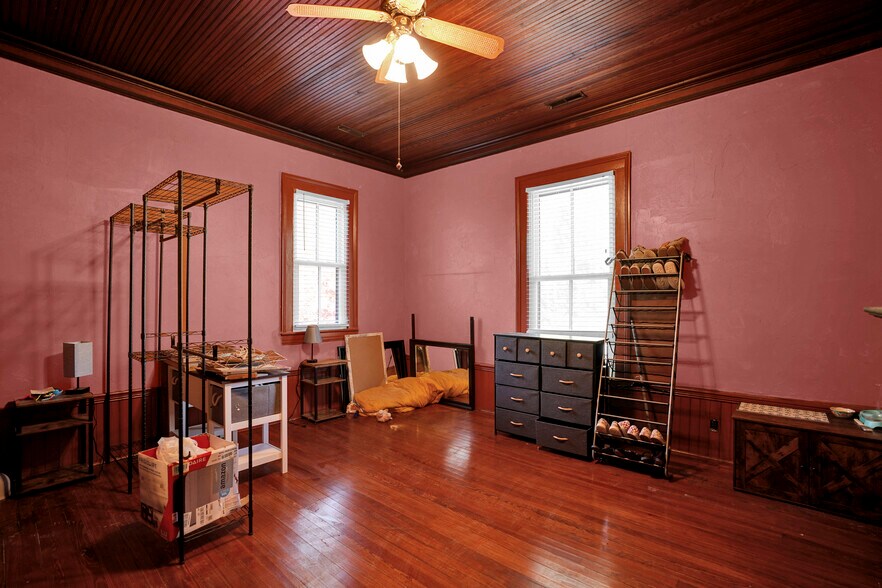 More Photos Of 115 N Magnolia St, Raeford Office Residential For Sale