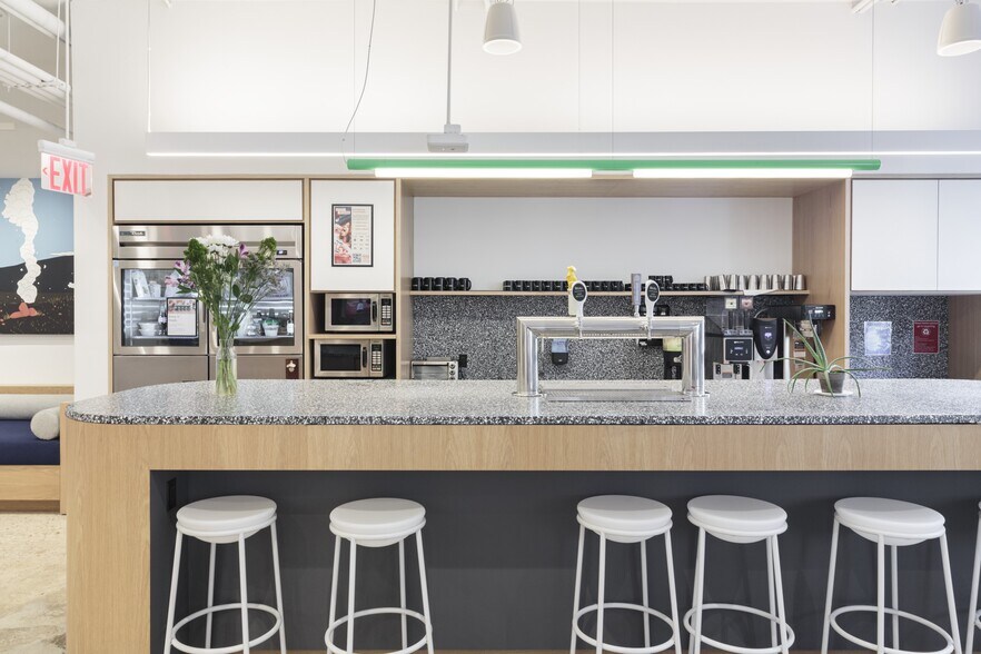 More Photos Of 160-170 Varick St, New York Coworking Space