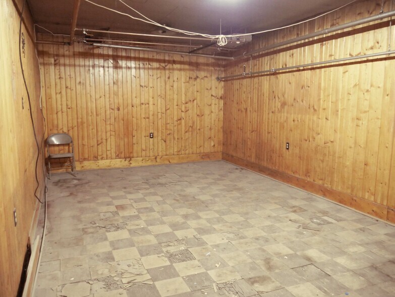 More Photos Of 224 S Main St, Zumbrota General Retail For Lease