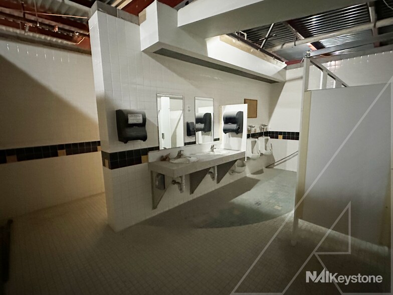 More Photos Of 172 Shillington Rd, Sinking Spring General Retail For Lease