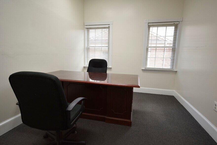 More Photos Of 7361 Mcwhorter Pl, Annandale Office For Lease
