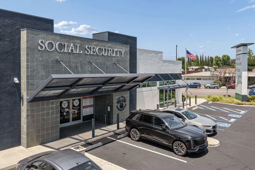 More Photos Of 1420 W Olive Ave, Burbank Office For Sale