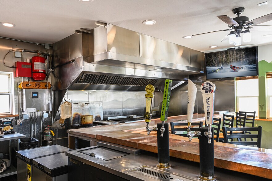 More Photos Of 228 Elcho Ave, Crested Butte Service Station For Sale