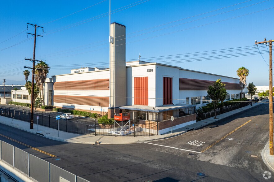 Primary Photo Of 4890 S Alameda St, Vernon Warehouse For Lease
