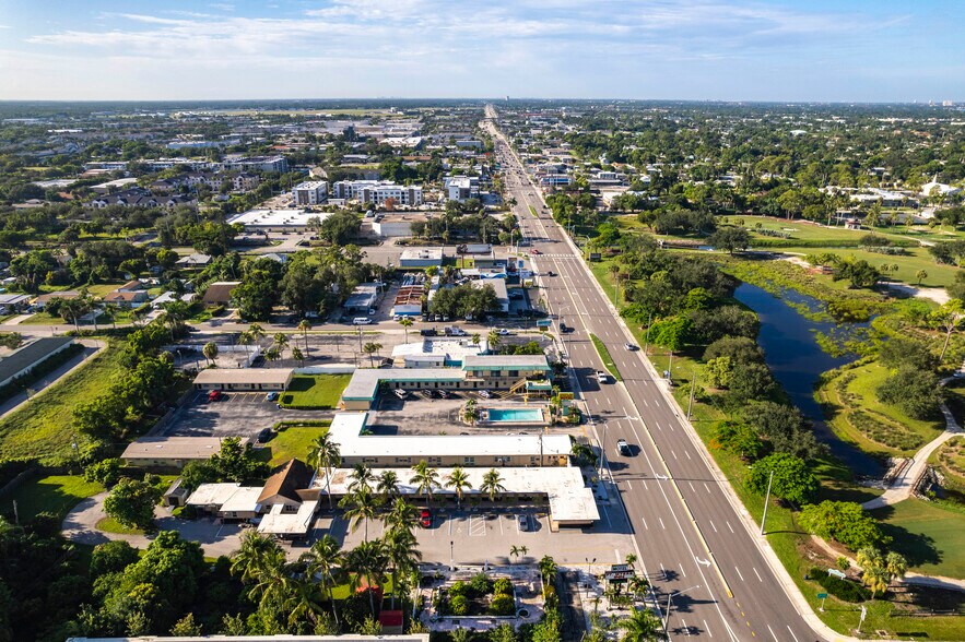 More Photos Of 3535 Cleveland Ave, Fort Myers Auto Dealership For Lease