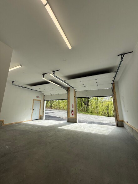 More Photos Of 9 Hutchins St, Auburn Light Distribution For Sale