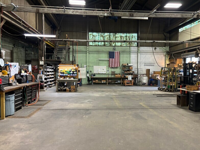 More Photos Of 317-325 S Main St, Pittsburgh Manufacturing For Sale
