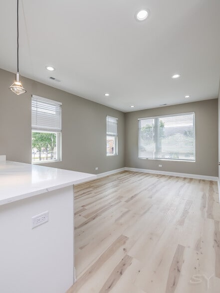 More Photos Of 623 Hamlin Ave, Chicago Apartments For Sale