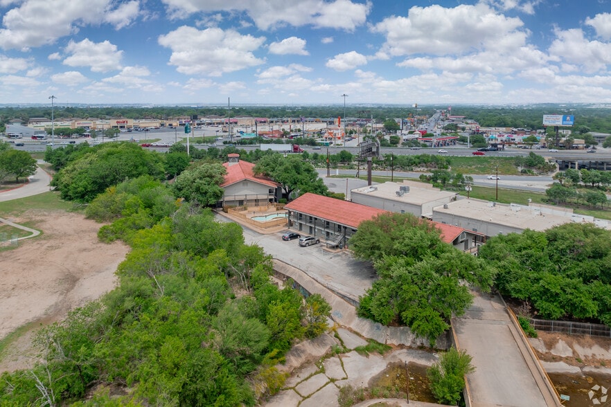 More Photos Of 6511 W Military Dr, San Antonio Hotel For Sale