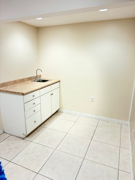 More Photos Of 706 N 7th St, Fort Pierce Office For Lease