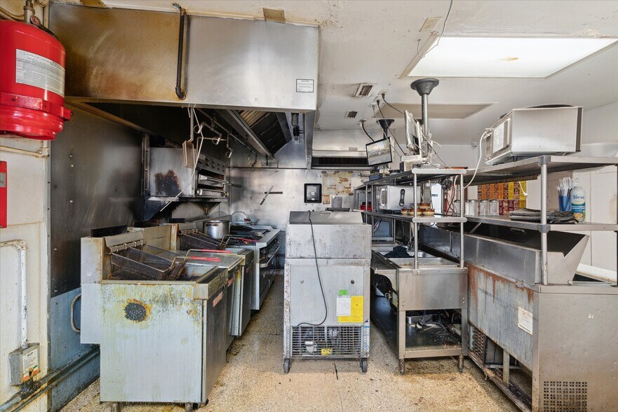 More Photos Of 115 NW 1st St, Trenton Restaurant For Sale
