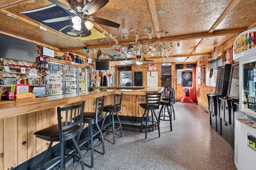 More Photos Of 133 E Main St, Embarrass Specialty For Sale
