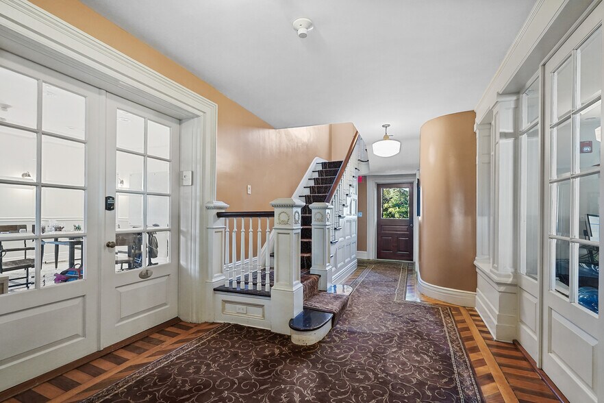 More Photos Of 413-415 Bedford Rd, Pleasantville Office For Lease