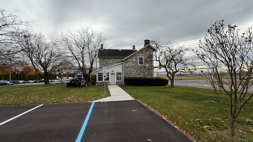 More Photos Of 797 Main St, Tatamy Office Residential For Lease