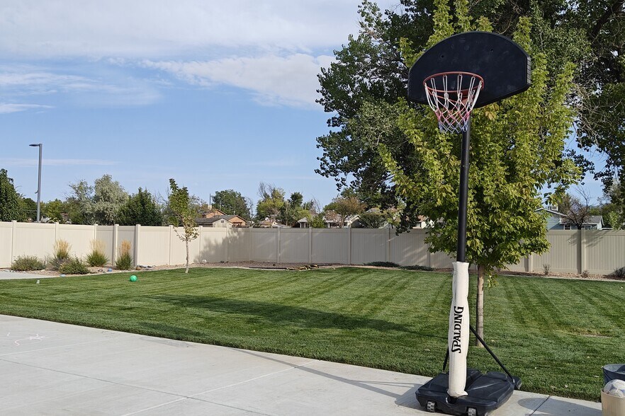 More Photos Of 3210 E Rd, Clifton Office For Sale