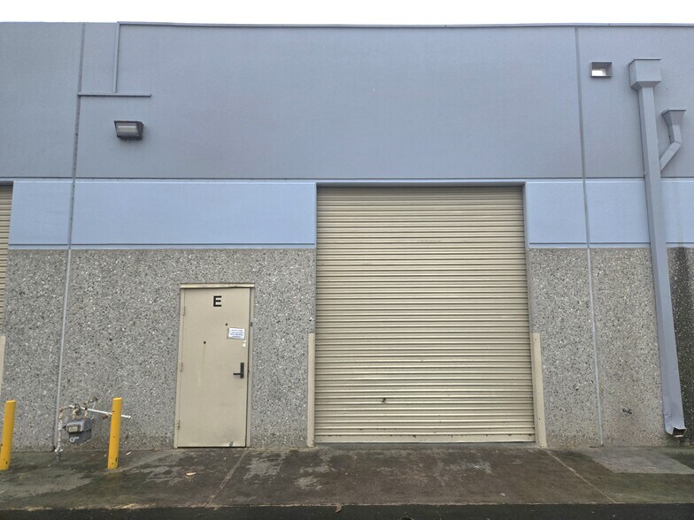 More Photos Of 2913 Saturn St, Brea Warehouse For Lease