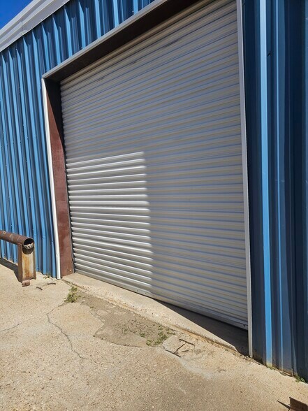 More Photos Of 1006 Magnolia St, Mansfield Warehouse For Lease