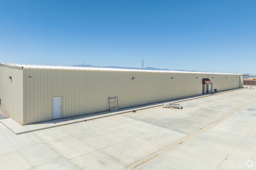 Primary Photo Of 17261-17283 Columbus St, Adelanto Warehouse For Lease