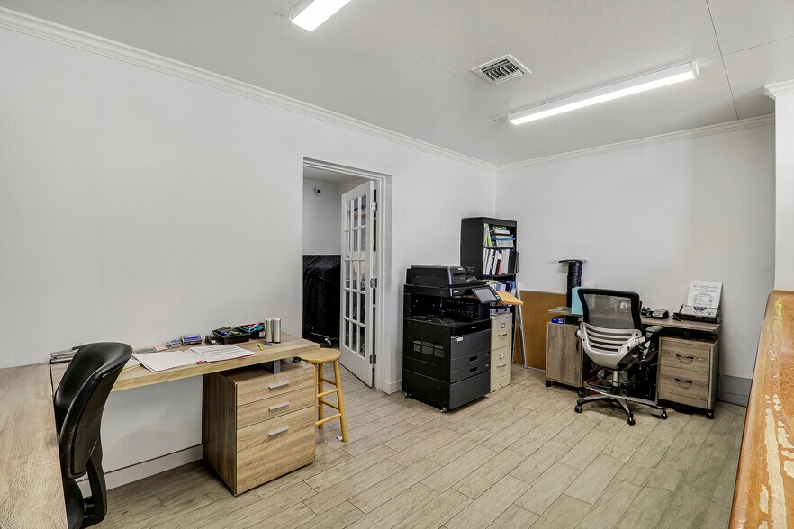 More Photos Of 1660 Cypress Dr, Jupiter Warehouse For Sale