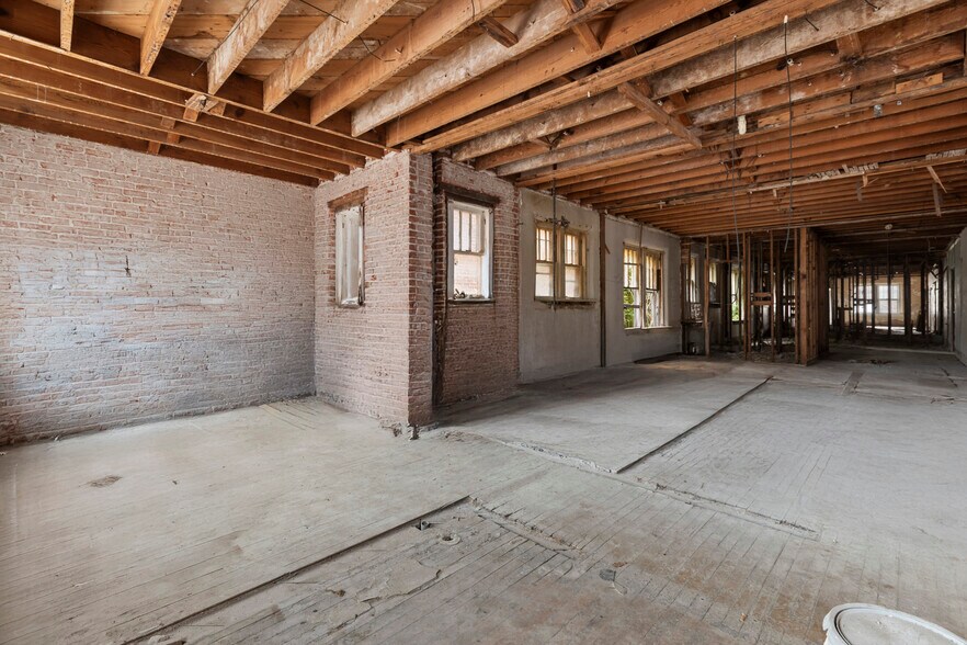 More Photos Of 201 N 3rd St, Ponca City Apartments For Sale