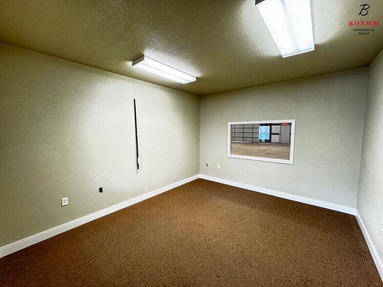 More Photos Of 103 Ranger Dr, Boerne Warehouse For Lease