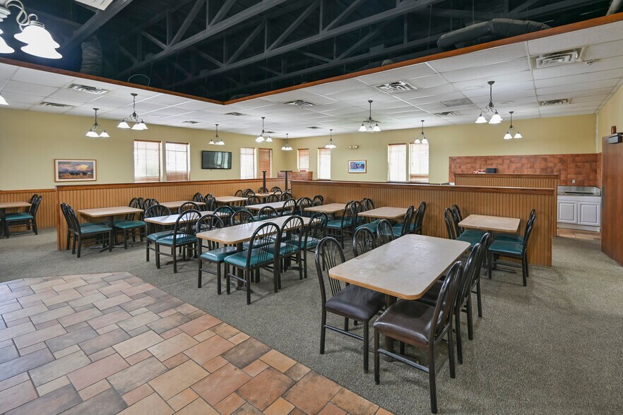 More Photos Of 2508 W 7th Ave, Corsicana Restaurant For Lease
