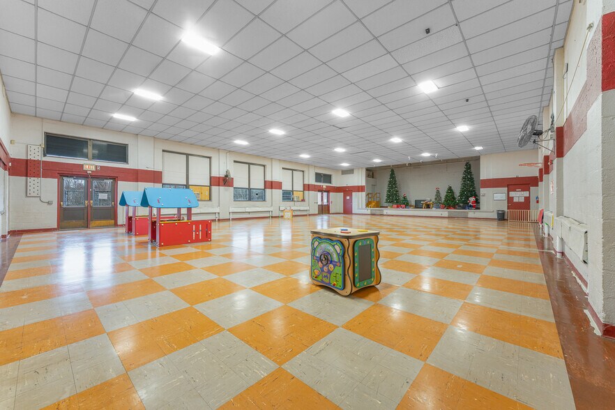 More Photos Of 300 North St, Waynesburg Schools For Sale