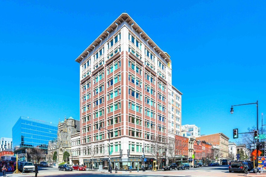 More Photos Of 975 F St NW, Washington Office For Lease