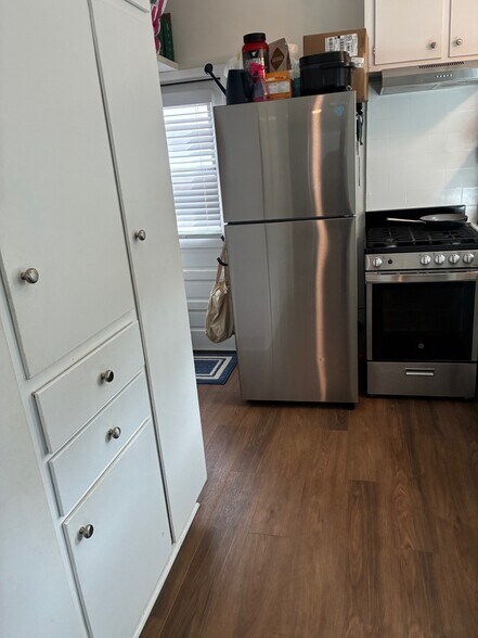 More Photos Of 35 17th St, Hermosa Beach Apartments For Sale