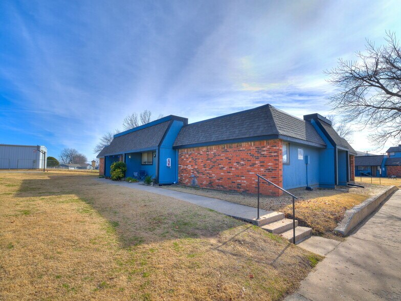 More Photos Of 1311 N Ash Pl, Owasso Apartments For Sale