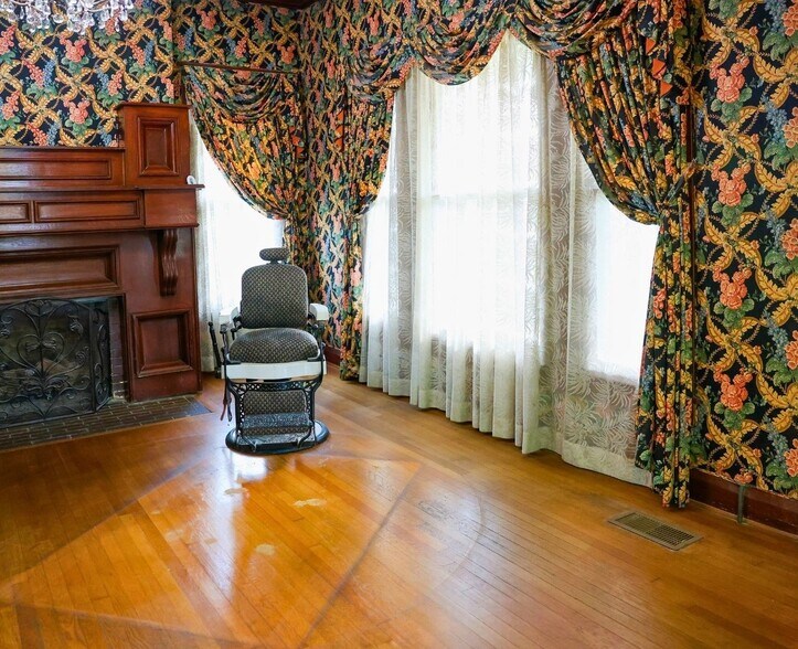 More Photos Of 802 S 37th St, Temple General Retail For Sale