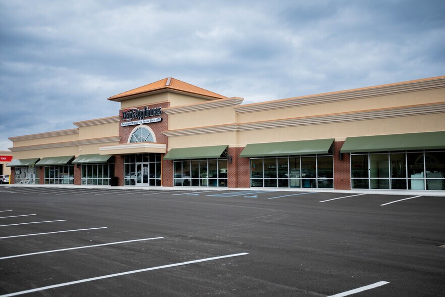 More Photos Of 200 Fort Pierpont Dr, Morgantown Unknown For Lease