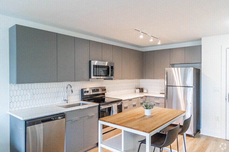 More Photos Of 10 W Westfield Ave W, Roselle Park Apartments For Lease