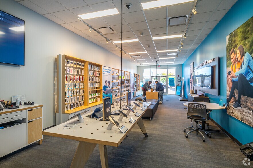 More Photos Of 2830 Mannheim Rd, Franklin Park Storefront For Sale