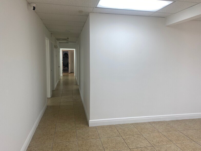 More Photos Of 7801-7889 NW 15th St, Doral Warehouse For Lease