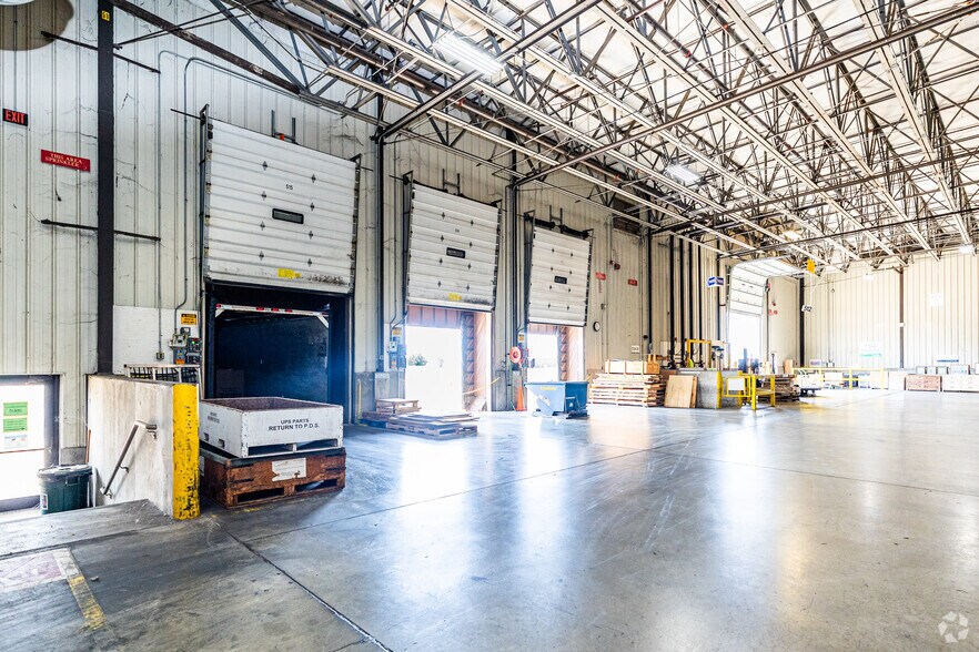 More Photos Of 1001 E Lutz Rd, Archbold Distribution For Lease