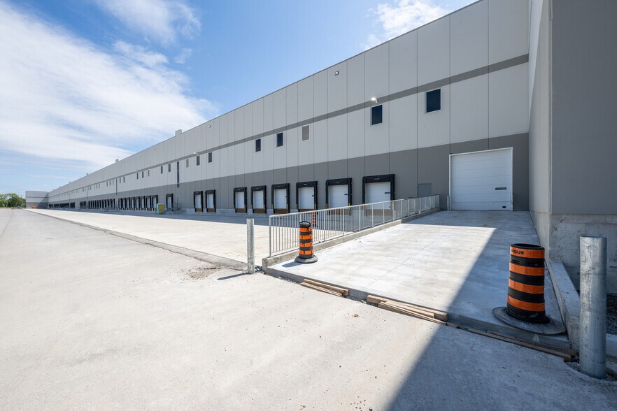 More Photos Of 8111 Trafalgar Rd, Halton Hills Unknown For Lease