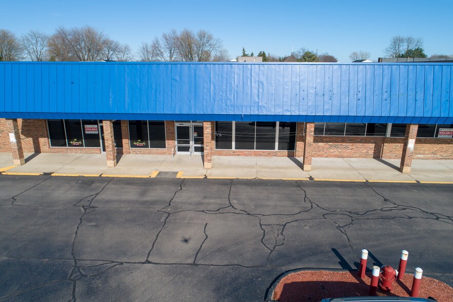 More Photos Of 11743 Fifteen Mile Rd, Sterling Heights Unknown For Lease