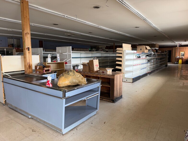 More Photos Of 156 S Flynn Rd, Westville Storefront For Lease