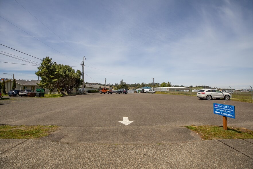 More Photos Of 1860 Virginia Ave, North Bend Medical For Lease